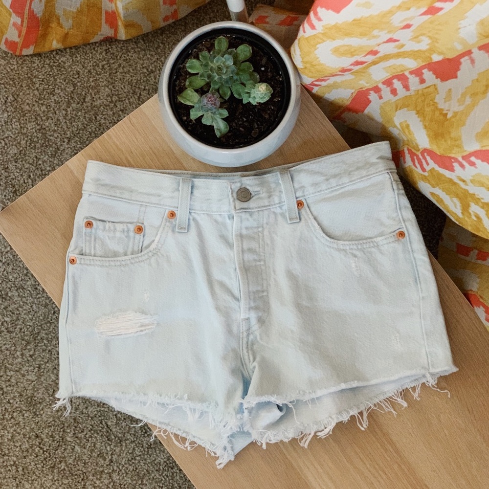 Levi’s shorts